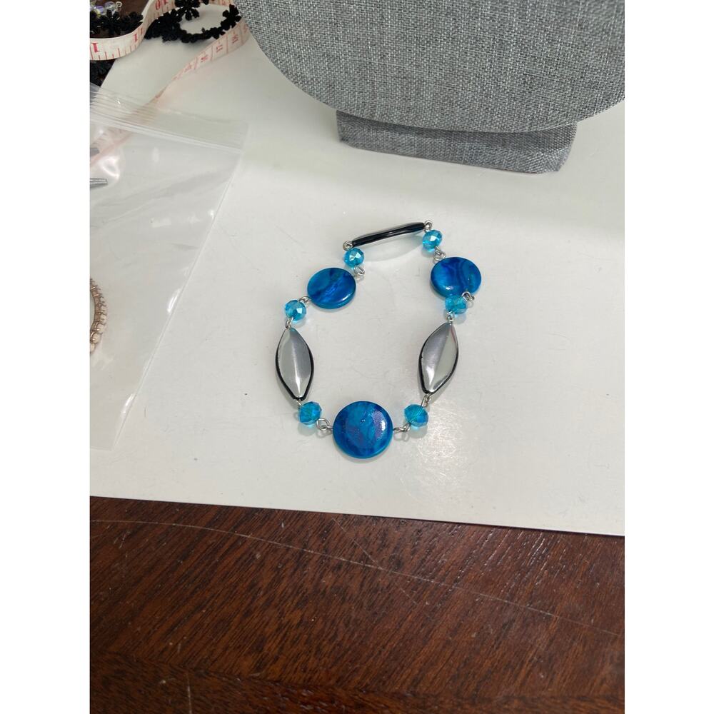 blue shell bracelet - Picture 3 of 3
